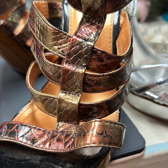 Qupid Woody Platforms - Picture 5 of 7